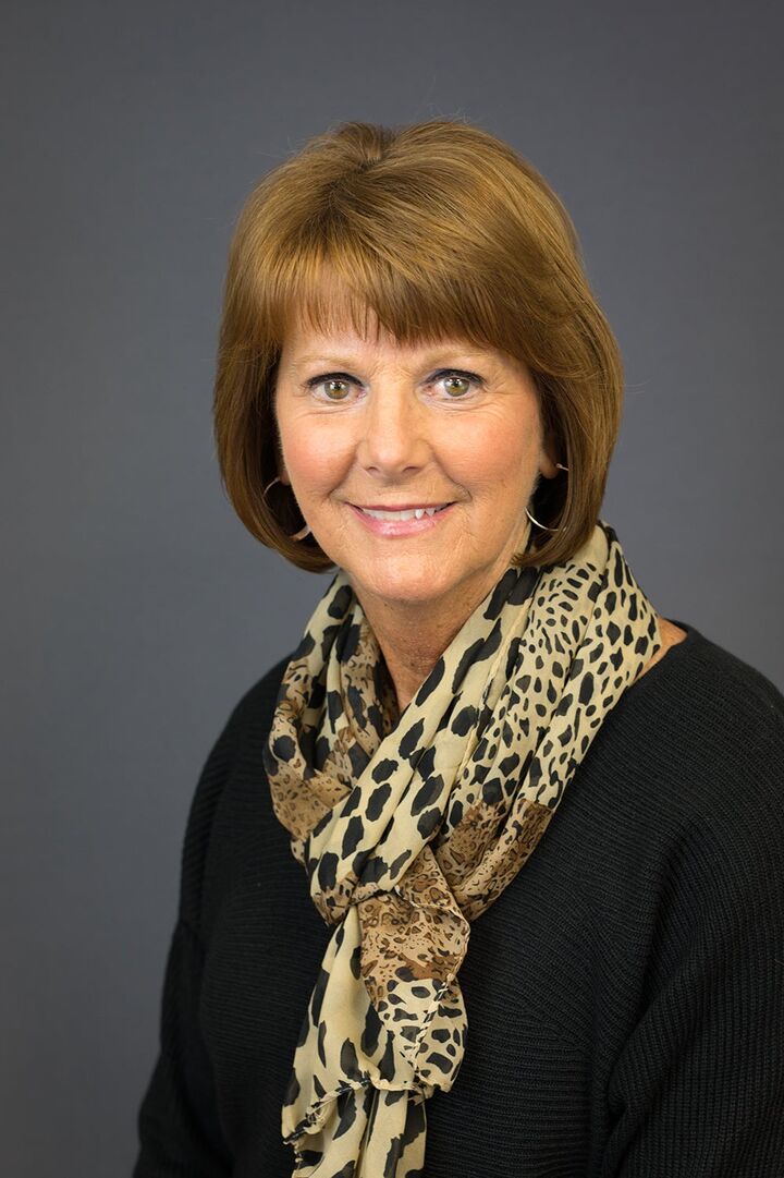 Carolyn Long, Real Estate Salesperson in Saint Johns, Affiliated