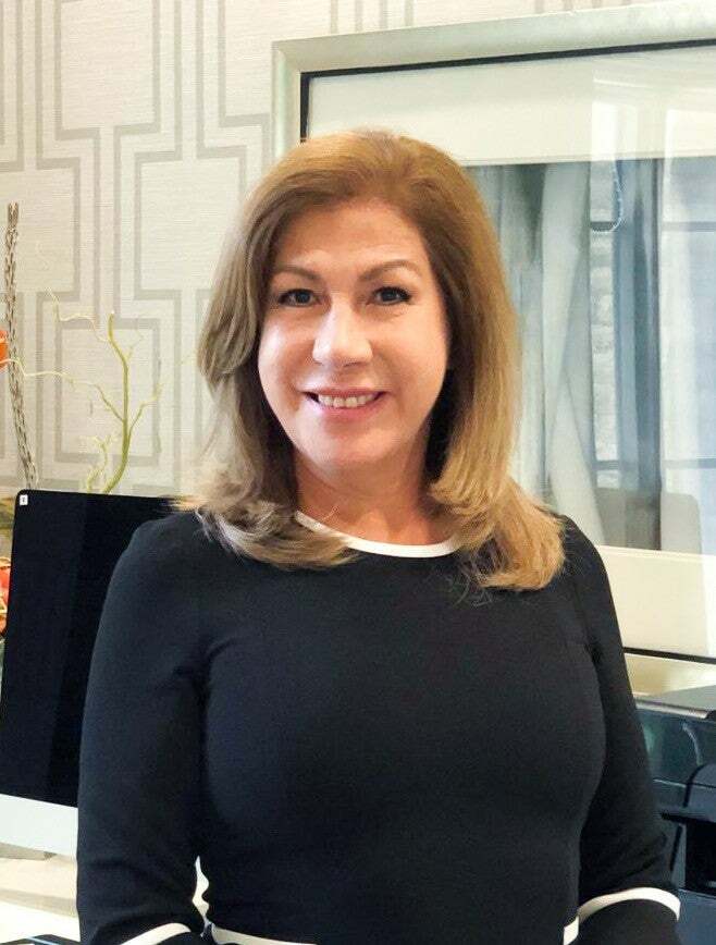 Ana Cardenas, Real Estate Salesperson in Miami, World Connection