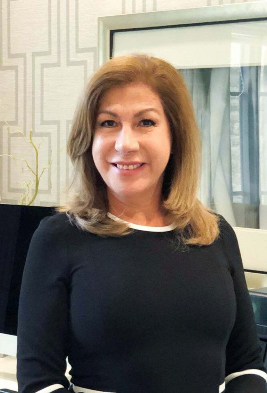 Ana Cardenas, Real Estate Salesperson in Miami, World Connection