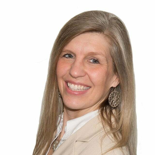 Laura Tarsa, Real Estate Broker/Real Estate Salesperson in Traverse City, Schmidt Realtors