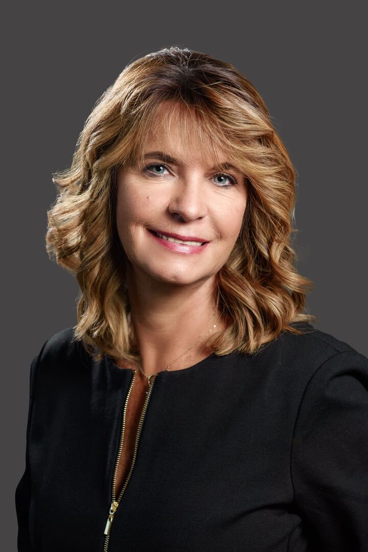 Wanda Smith, Real Estate Broker in Indianapolis, Scheetz