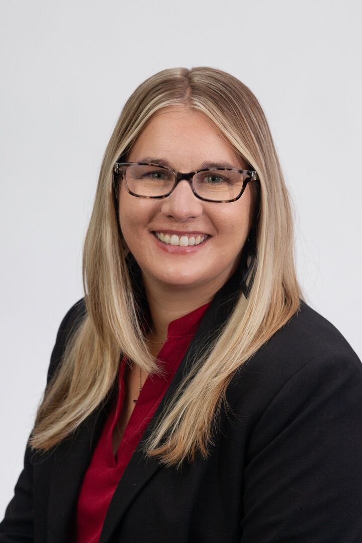 Lydia Wolheter, Real Estate Broker in Fort Wayne, Bradley Realty, Inc.