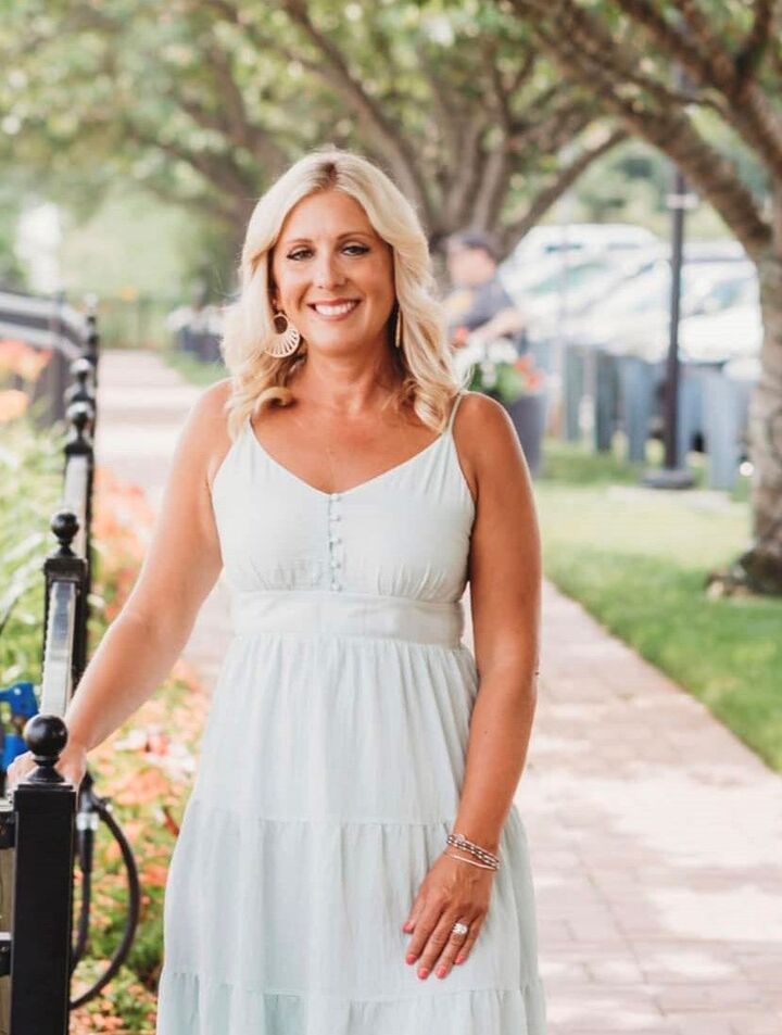 Lauren Cox, Real Estate Salesperson in Chestertown, Chesapeake Real Estate Company