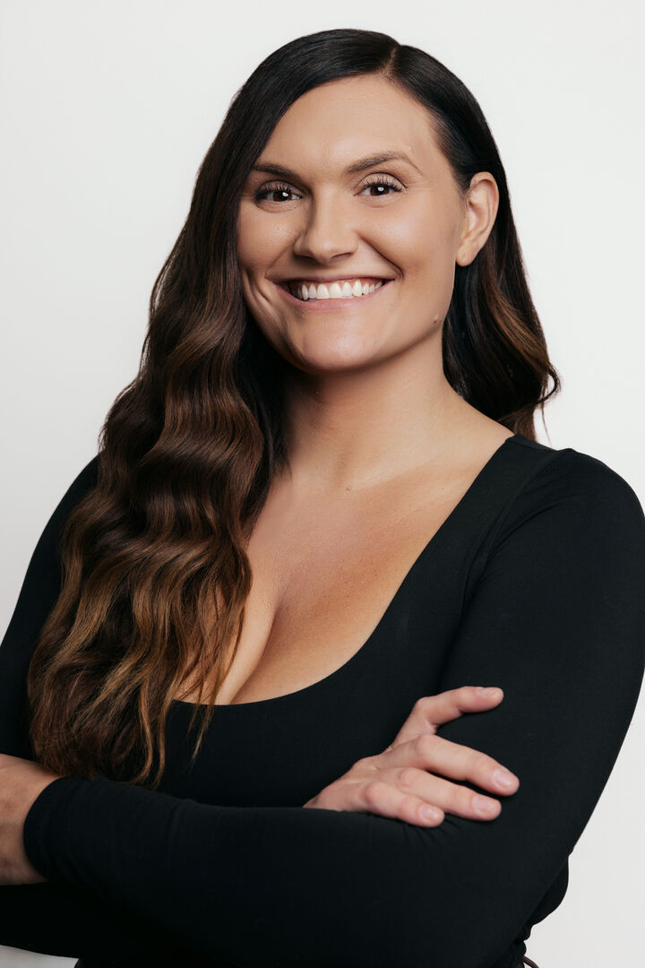 Joey Brazen,  in Bellevue, Windermere