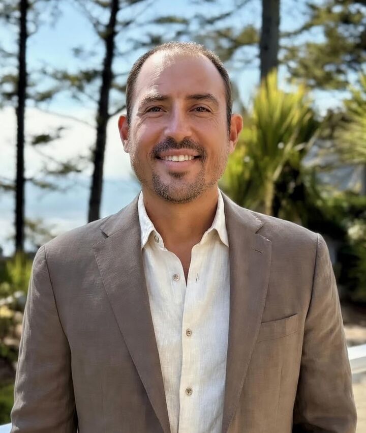Brad LeCompte, Broker in Newport, Professional Group