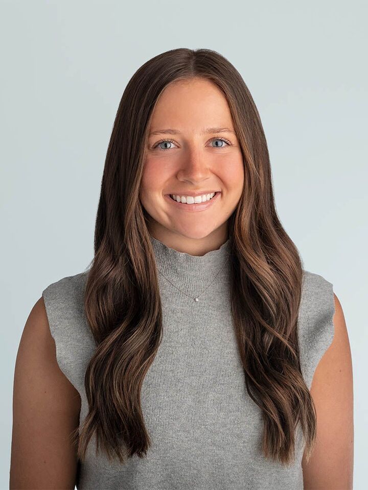 Chloe Mayhew, Real Estate Salesperson in Janesville, Affiliated