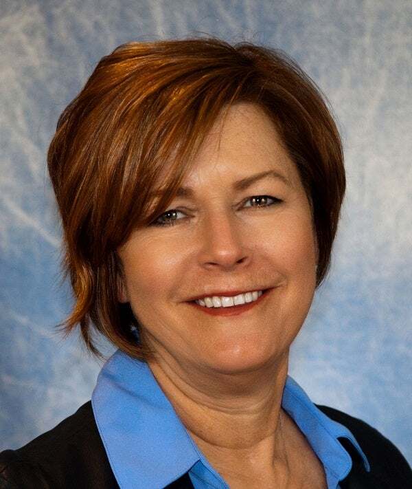 Marilu Rivich, Associate Real Estate Broker in Crown Point, Circle