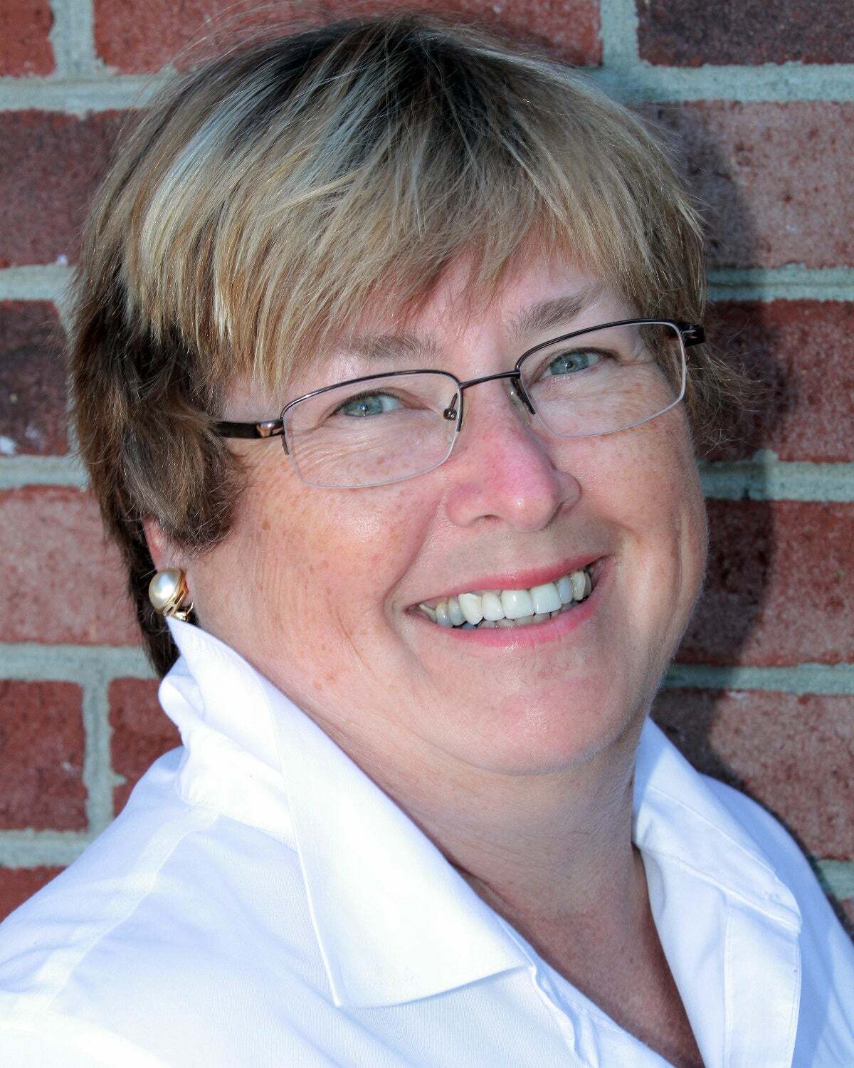 Beverly Krinik, Real Estate Salesperson in Johnson City, North East