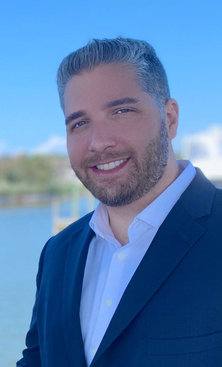 Robert Lanieri,  in Hauppauge, Realty Connect