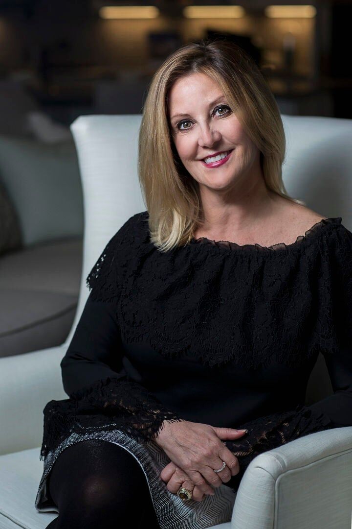 Deanna Petruzelli, Real Estate Broker in Carmel, Scheetz