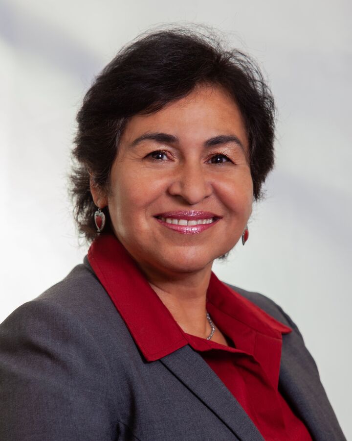 Roxana Ponce, Real Estate Salesperson in Mission Hills, Masters
