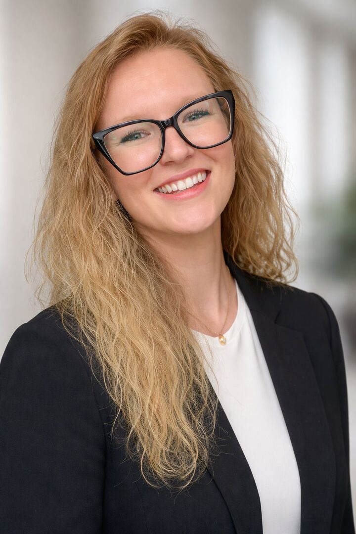 Samantha Luscher,  in Hampshire, New Heritage