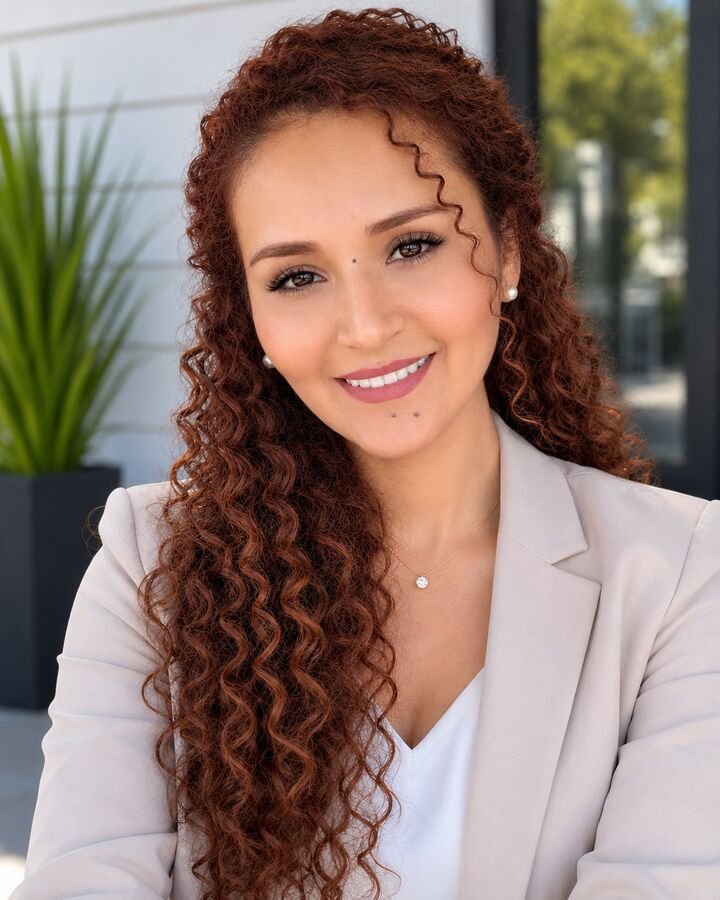 Silvia Diaz Alvarez,  in King George, Elite