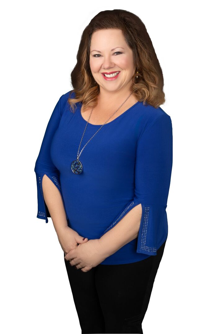 Aprile McKinnon, Real Estate Salesperson in Canyon Lake, Associated Brokers Realty