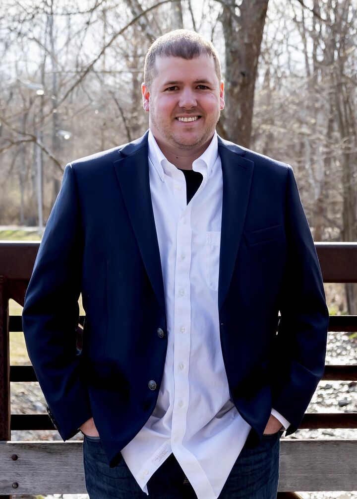 Chris Davis, Real Estate Broker in Richmond, First Realty Group