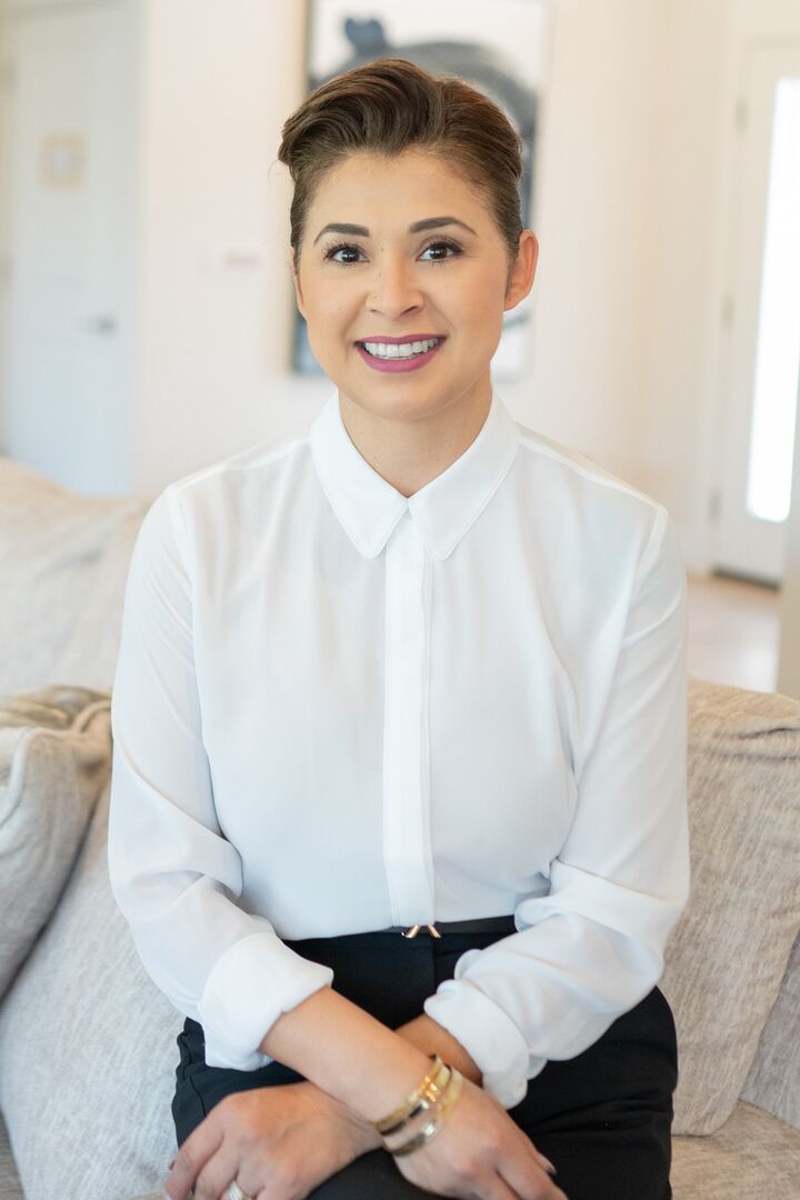 Julie Chavez, Real Estate Broker in Kennewick, Tomlinson