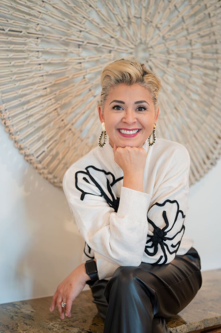 Julie Chavez, Real Estate Broker in Kennewick, Tomlinson