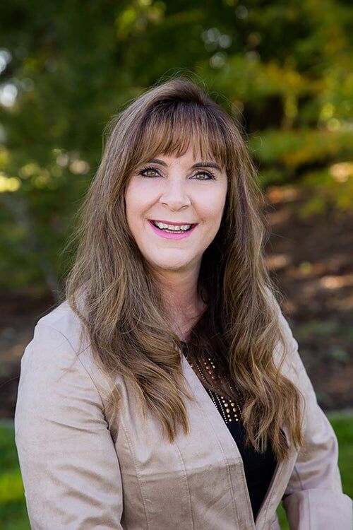 Michelle Hill, Real Estate Broker in Newberg, Professional Group