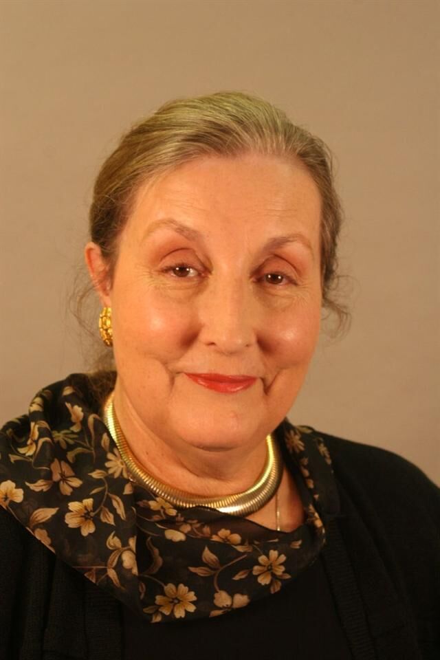 Mary Jo Flett, Real Estate Salesperson in Lake Orion, Professionals