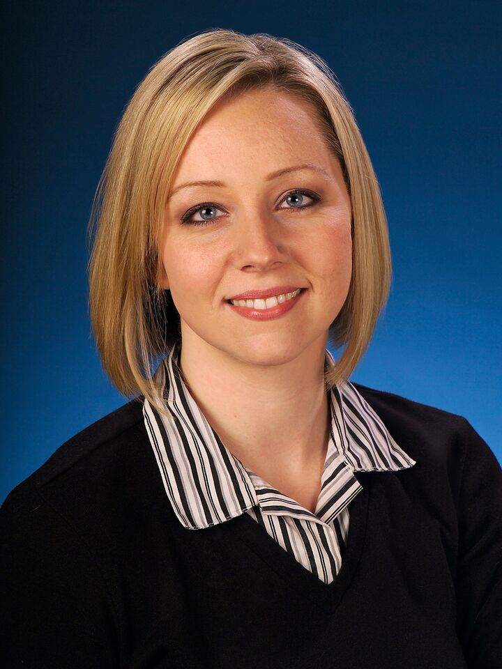 Alicia Ruiz, Real Estate Broker in Olympia, Van Dorm Realty