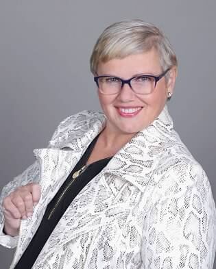 Lillia Dexter, Real Estate Salesperson in Las Vegas, Americana