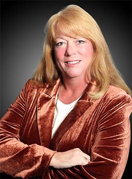 Donna Deleon, Real Estate Salesperson in Overland Park, Kansas City Homes