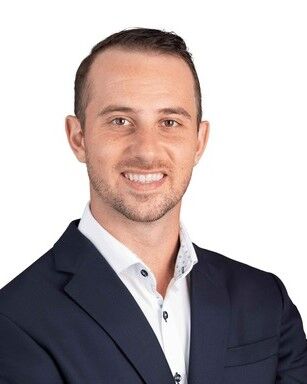 Stefan Melnychuk,  in Whitby, Coldwell Banker R.M.R. Real Estate, Brokerage