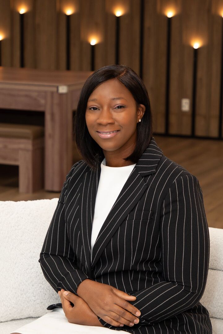 Raquel Marquis, Real Estate Salesperson in Glendale, Hallmark Realty