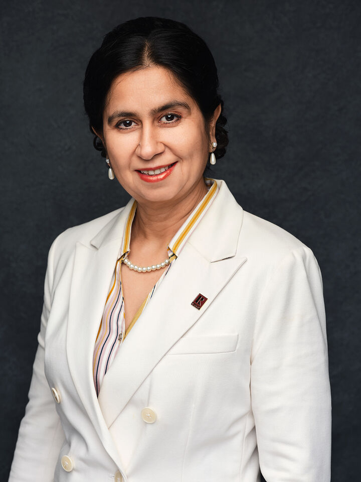 Charan Kamal Kaur Pannu,  in Vancouver, Coldwell Banker Universe Realty