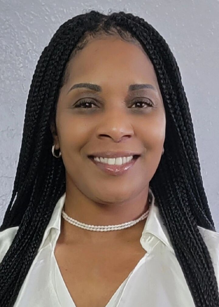 Michelle Williams, Real Estate Salesperson in Mentor, Schmidt Family of Companies