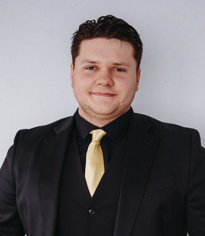 Gavin Reid, Real Estate Salesperson in Bay City, Signature Realty