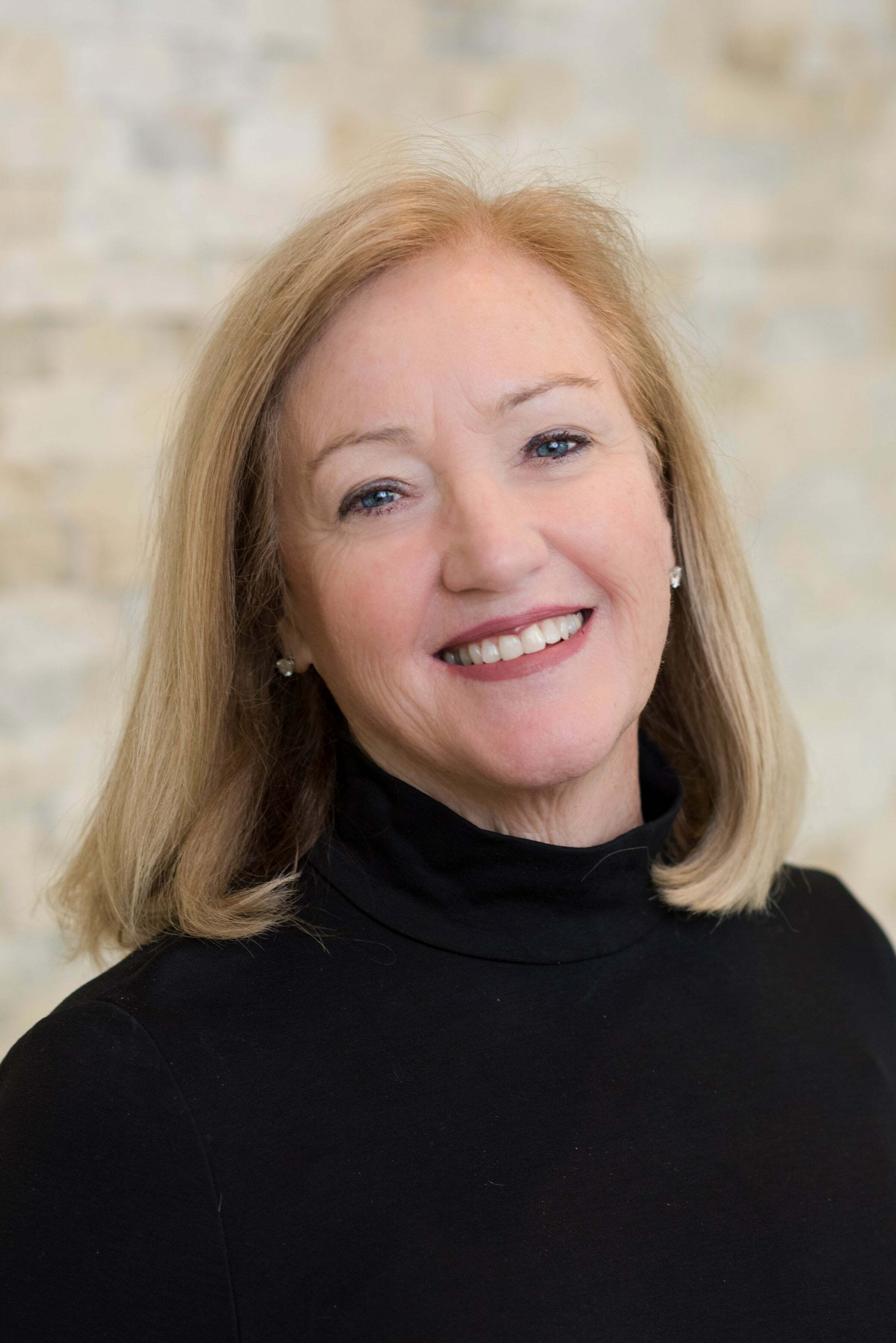 Monica VanDeventer, Broker Associate in Barrington, Mott & Chace Sotheby's International Realty