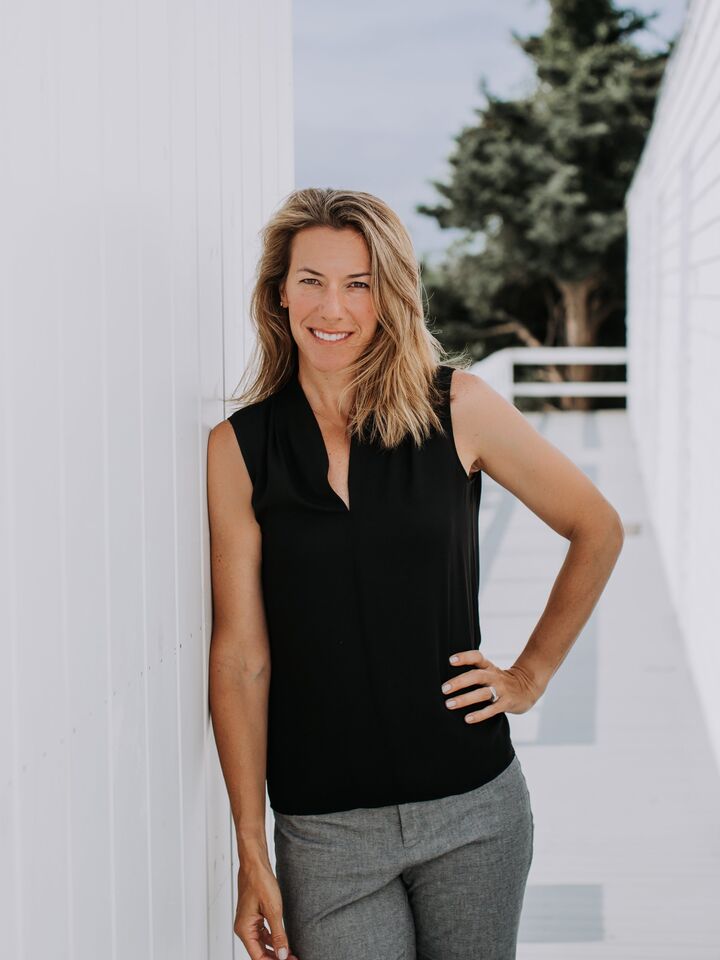 Sara DeCosta Hayes, Real Estate Salesperson in Newport, Gustave White