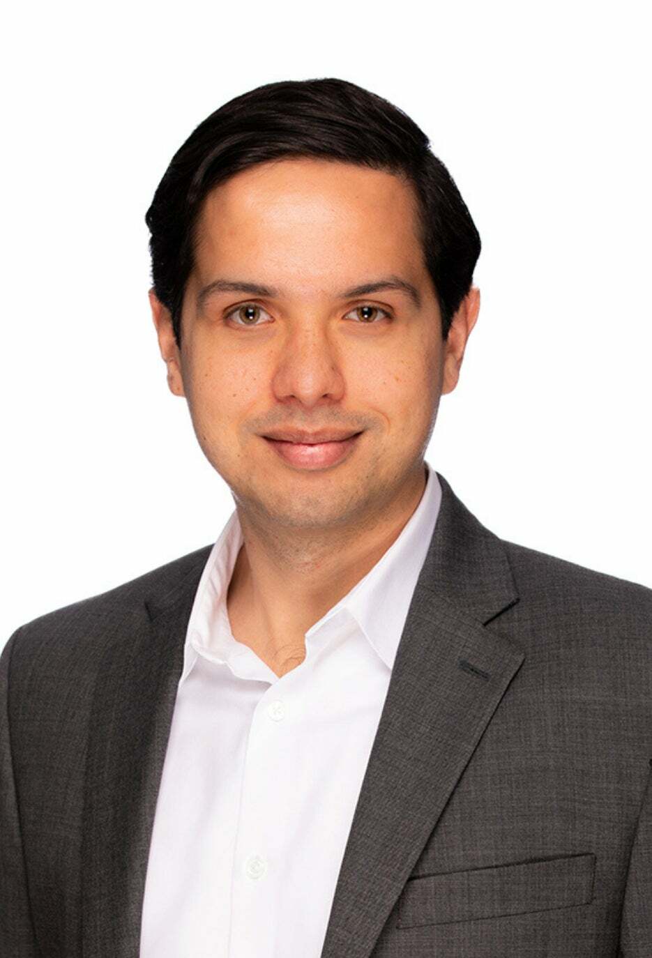 Gino Tarabotto, Real Estate Salesperson in Miami, World Connection