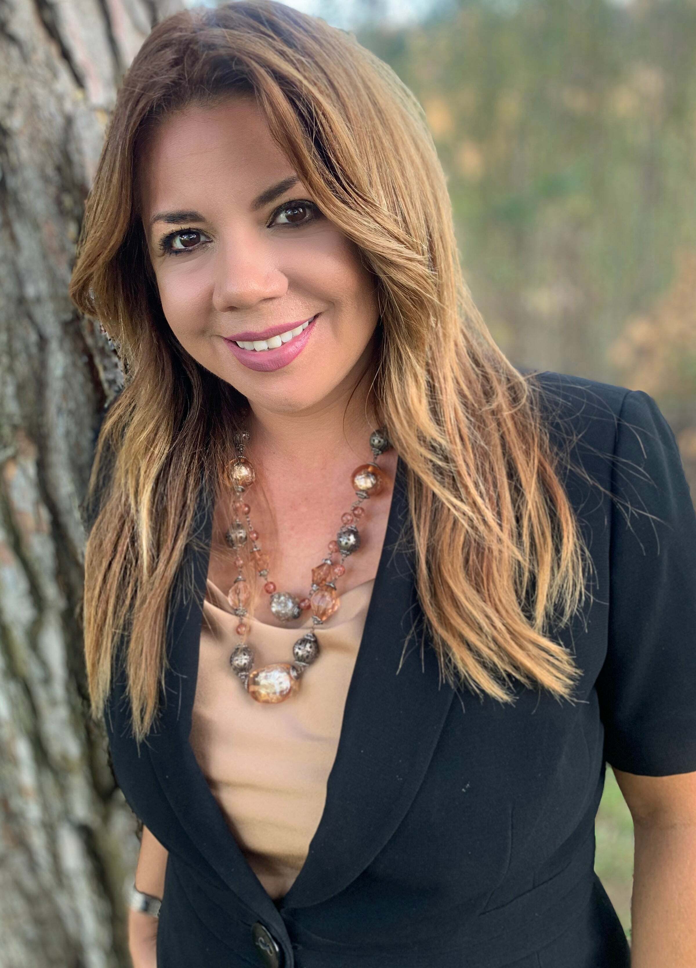 Claudia Herrera, Real Estate Salesperson in Temecula, Affiliated