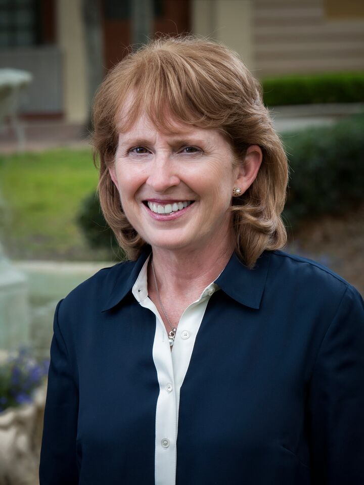 Jennifer Springfield,  in Gainesville, Thomas Group