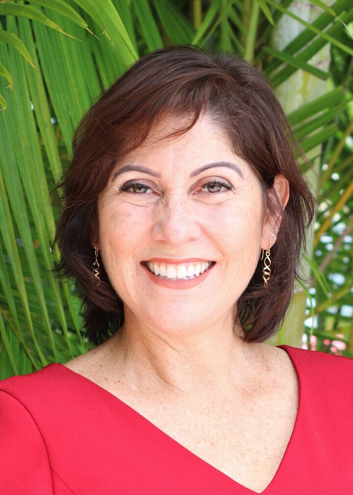 Lorraine Hernandez,  in Boynton Beach, Tenace Realty