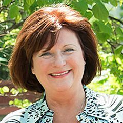 Teresa Ryan, Associate Real Estate Broker in Naperville, Circle