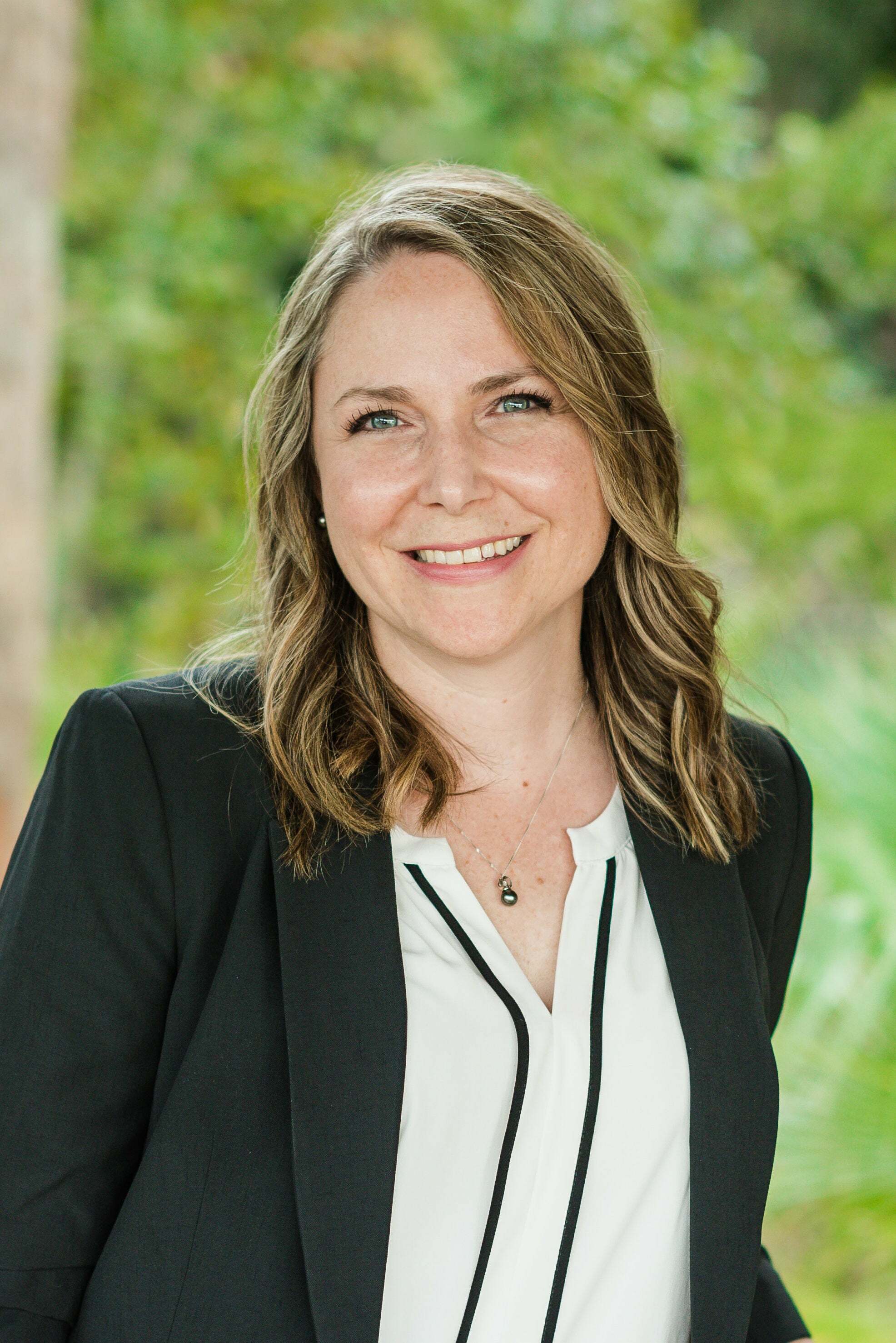 Trish Engle, Real Estate Salesperson in San Antonio, The Hills Realty