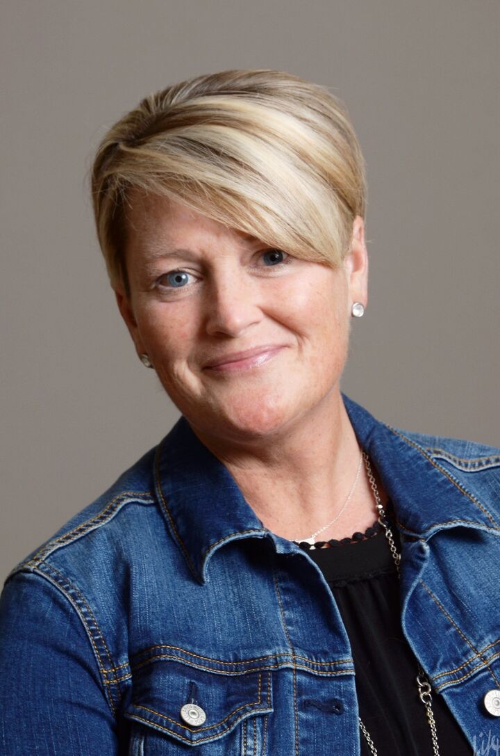 Lisa Stokes-Bear, Real Estate Broker in Indianapolis, Scheetz