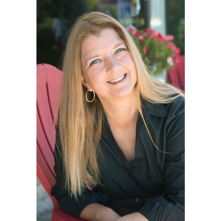 Annika Phillips, Real Estate Salesperson in Omaha, The Good Life Group