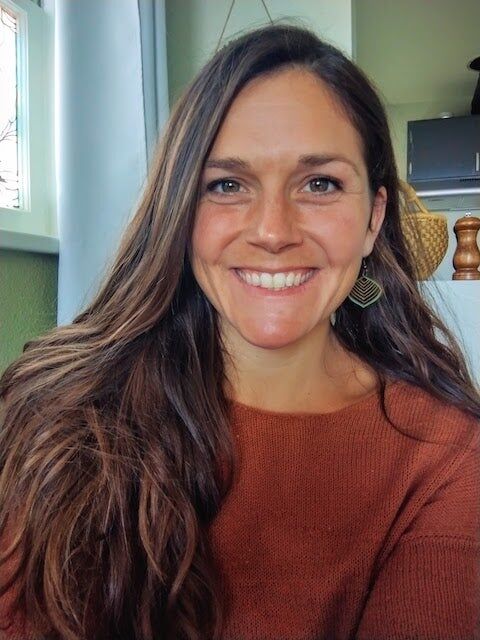 Sara Jung Umstead, Real Estate Broker in Gold Beach, Agate Realty