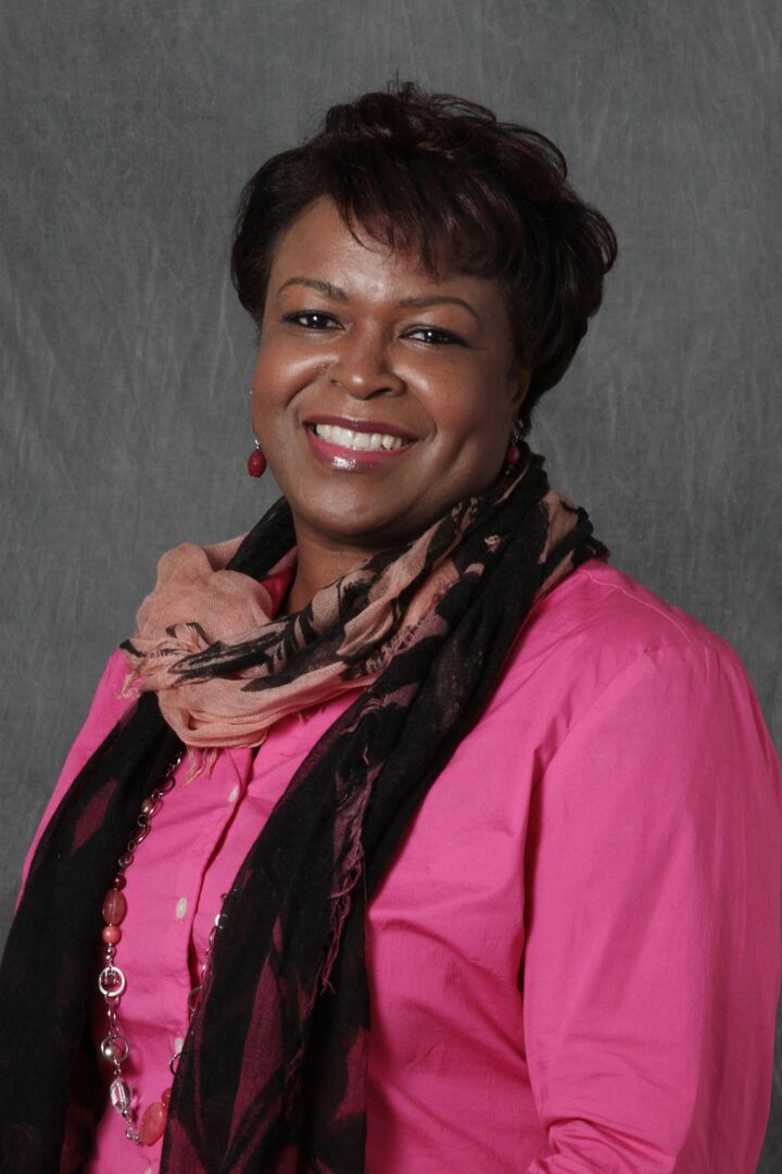 Karen Hall, Real Estate Salesperson in White Plains, Elite Realty