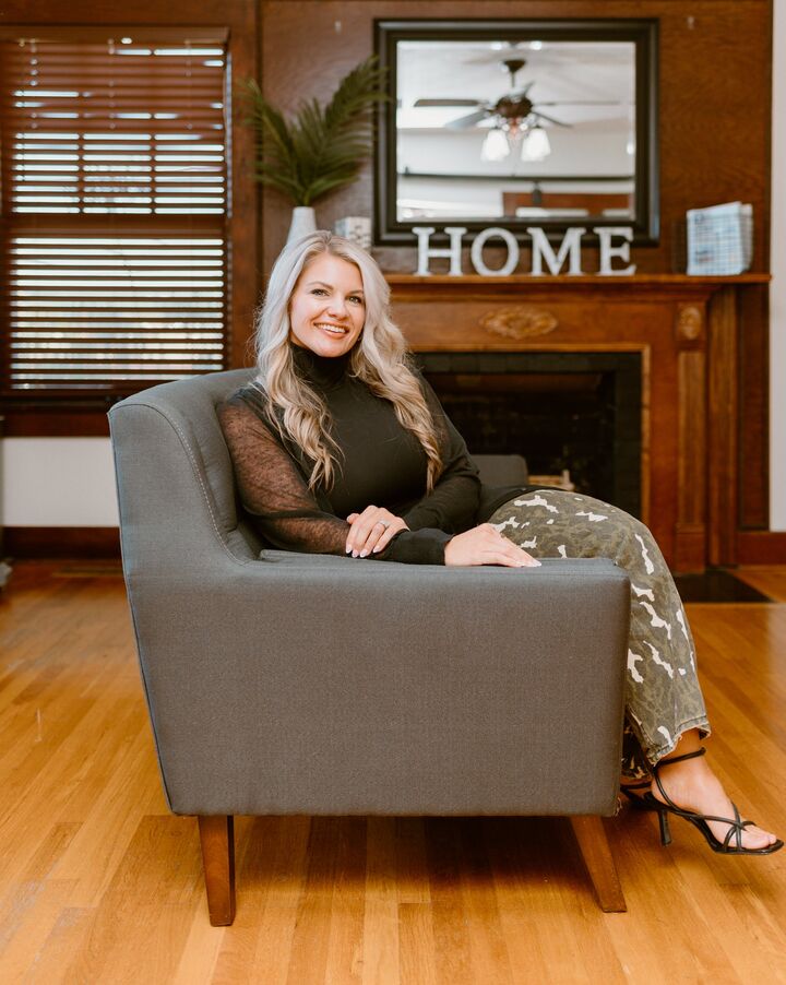 Victoria May Wormsley, Associate Real Estate Broker in Kingston, Jim Henry & Associates