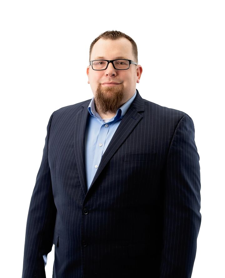 Justin Gruchow, Real Estate Salesperson in Sun Prairie, Affiliated