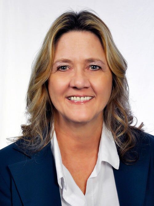 Lisa Cole, Real Estate Salesperson in Tullahoma, Heritage Group