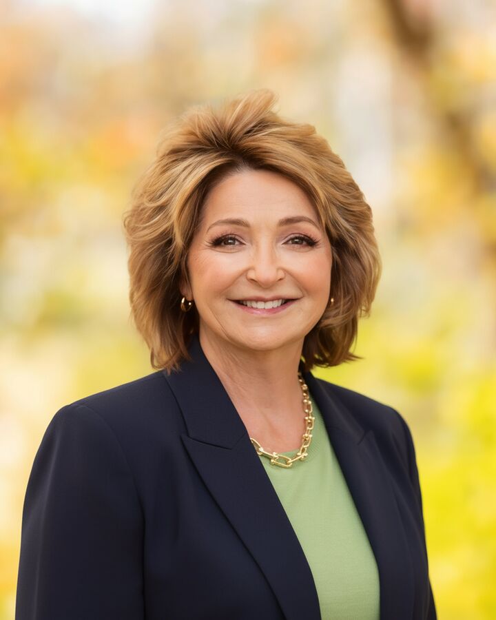 Ruth DiPietrantonio, Associate Real Estate Broker in Mansfield, Custom Home Realty