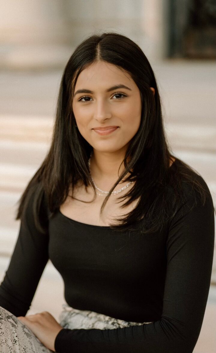 Alesha Tariq, Sales Representative in Birmingham, Professionals