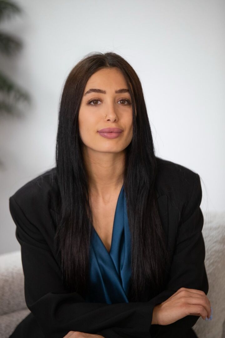 Annie Avakimian, Sales Associate in Glendale, Hallmark Realty