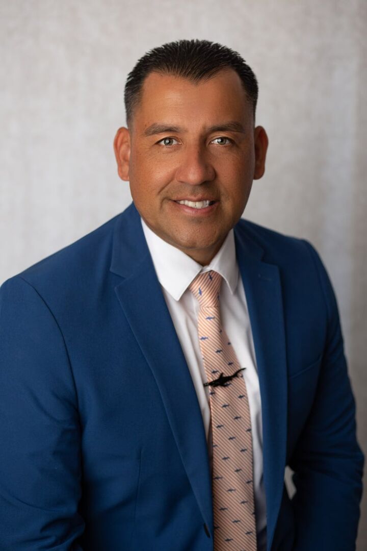 Luis Perales, Real Estate Salesperson in Ventura, Masters